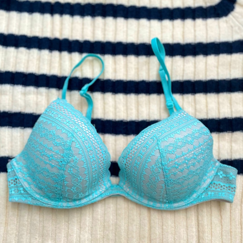 VS blue lace bra